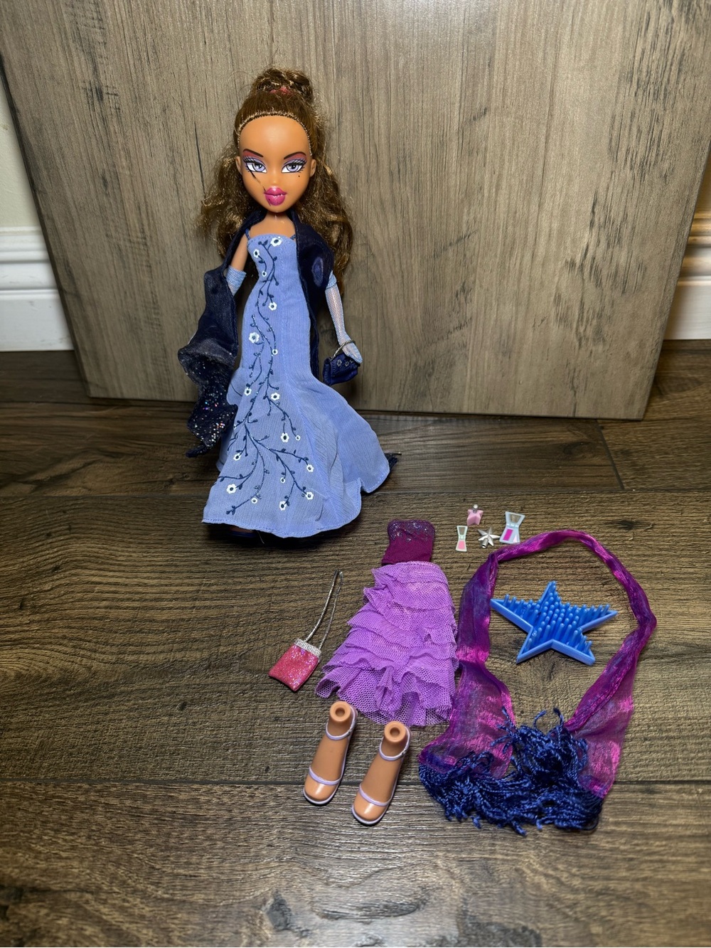 Vintage 2003 Bratz Formal Funk Yasmin Second After Party Outfit Accessories